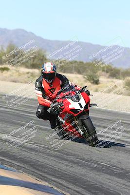 media/Dec-04-2025-Racers Edge (Thu) [[5ebc9f124d]]/3-B Group/3-Session 2 (Turn 7 Inside)/